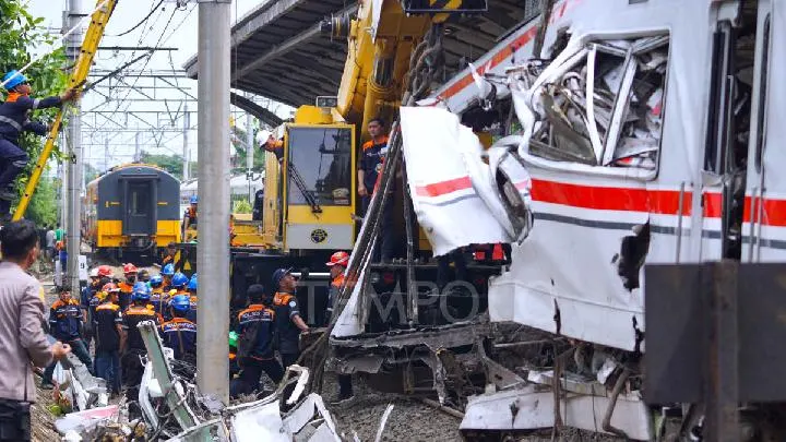 Fakta-fakta Tabrakan Kereta di Stasiun Bekasi Timur