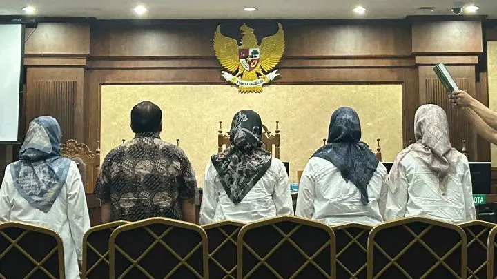 Crazy Rich Kemnaker Dkk Jalani Sidang Pemeriksaan Terdakwa