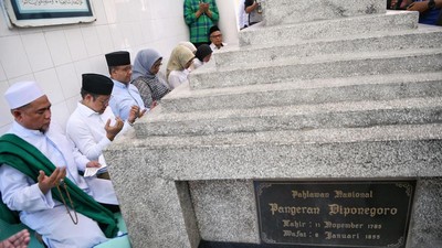 Anies-Cak-Imin-Kunjungi-Makam-Pangeran-Diponegoro