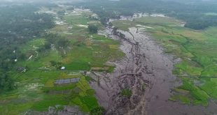 Kejadian banjir bandang di Simpang Manunggal, Kecamatan Lima Kaum, Kab Tanah Datar